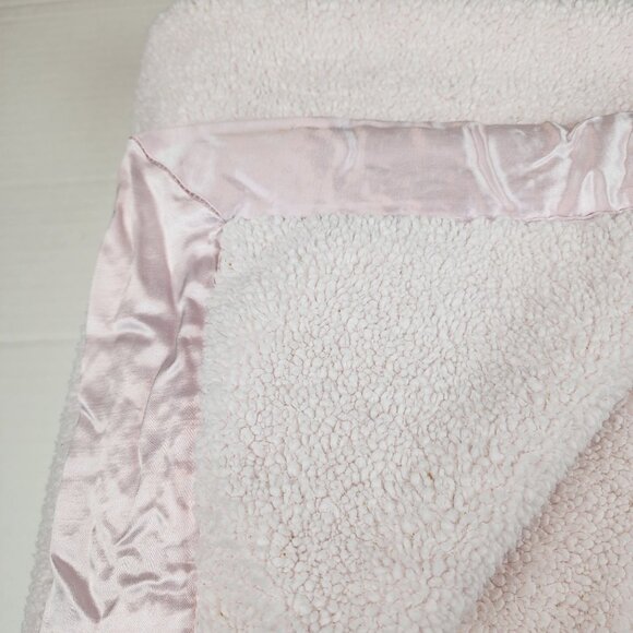 Little Giraffe pink baby blanket satin trim made in USA - Picture 3 of 5